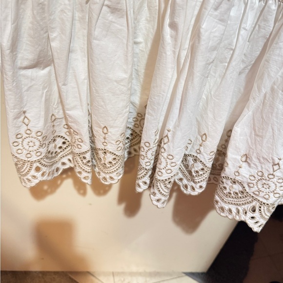 Veronica Beard White Maxi Dress with Lace Hem. Size Mefium - Picture 4 of 5